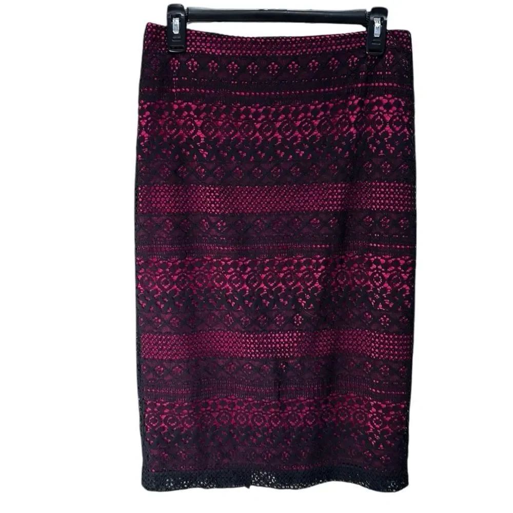 New York and Company 7th Avenue Pink and black lace pencil skirt Size 4